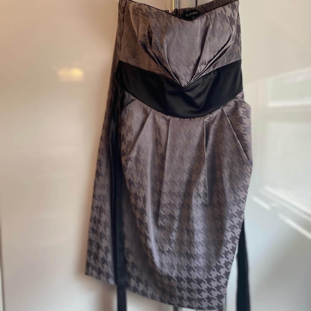 Strapless houndstooth print dress with pockets
